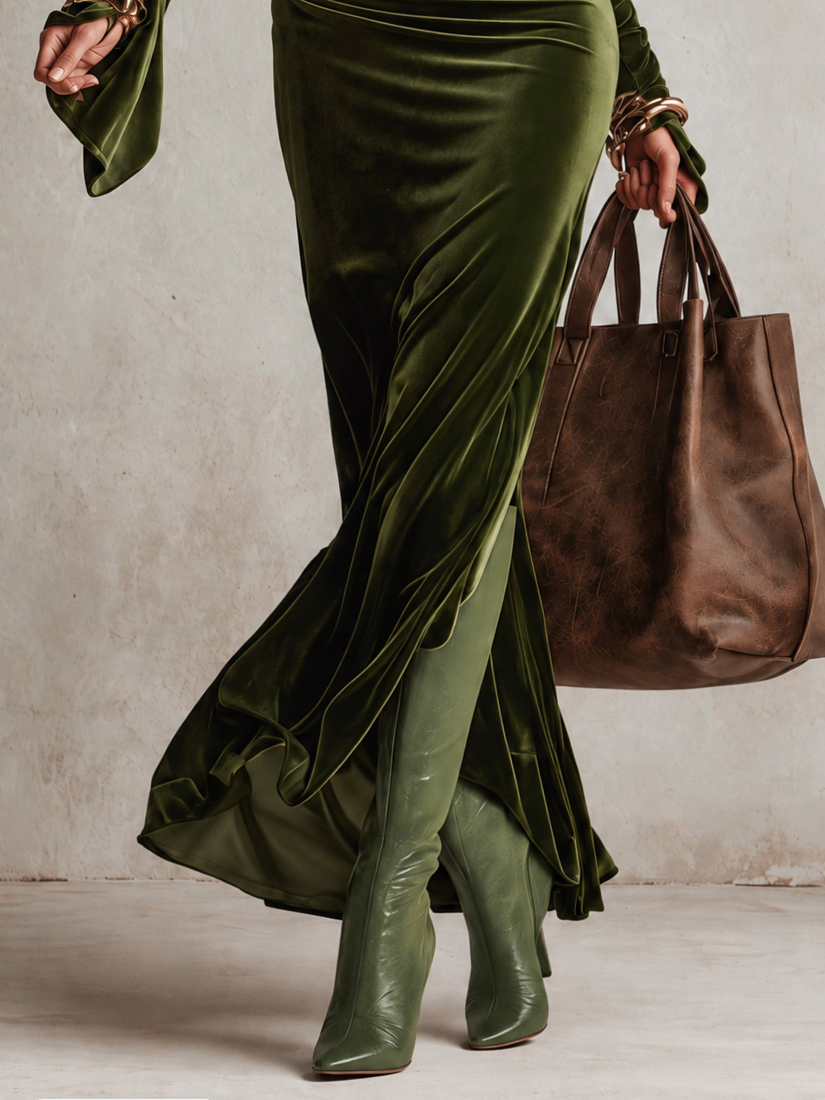 Violante | Abito Maxi Asimmetrico in Velluto e Satin, Verde Oliva