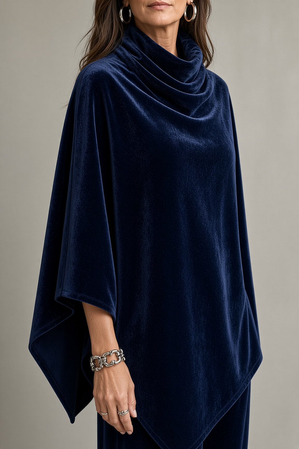 Marta | Completo in Velluto con Poncho e Pantaloni Ampi