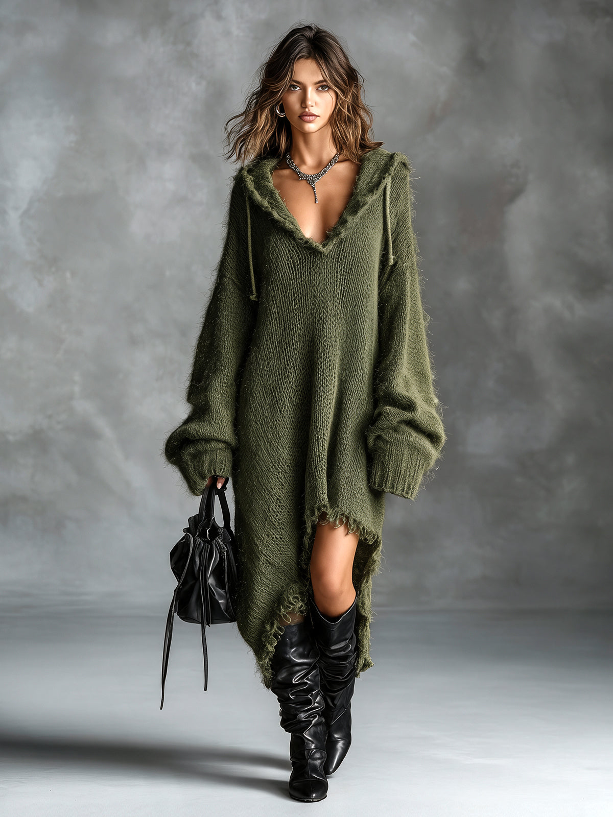 Colomba – abito midi in maglia con cappuccio verde oliva, vista frontale
