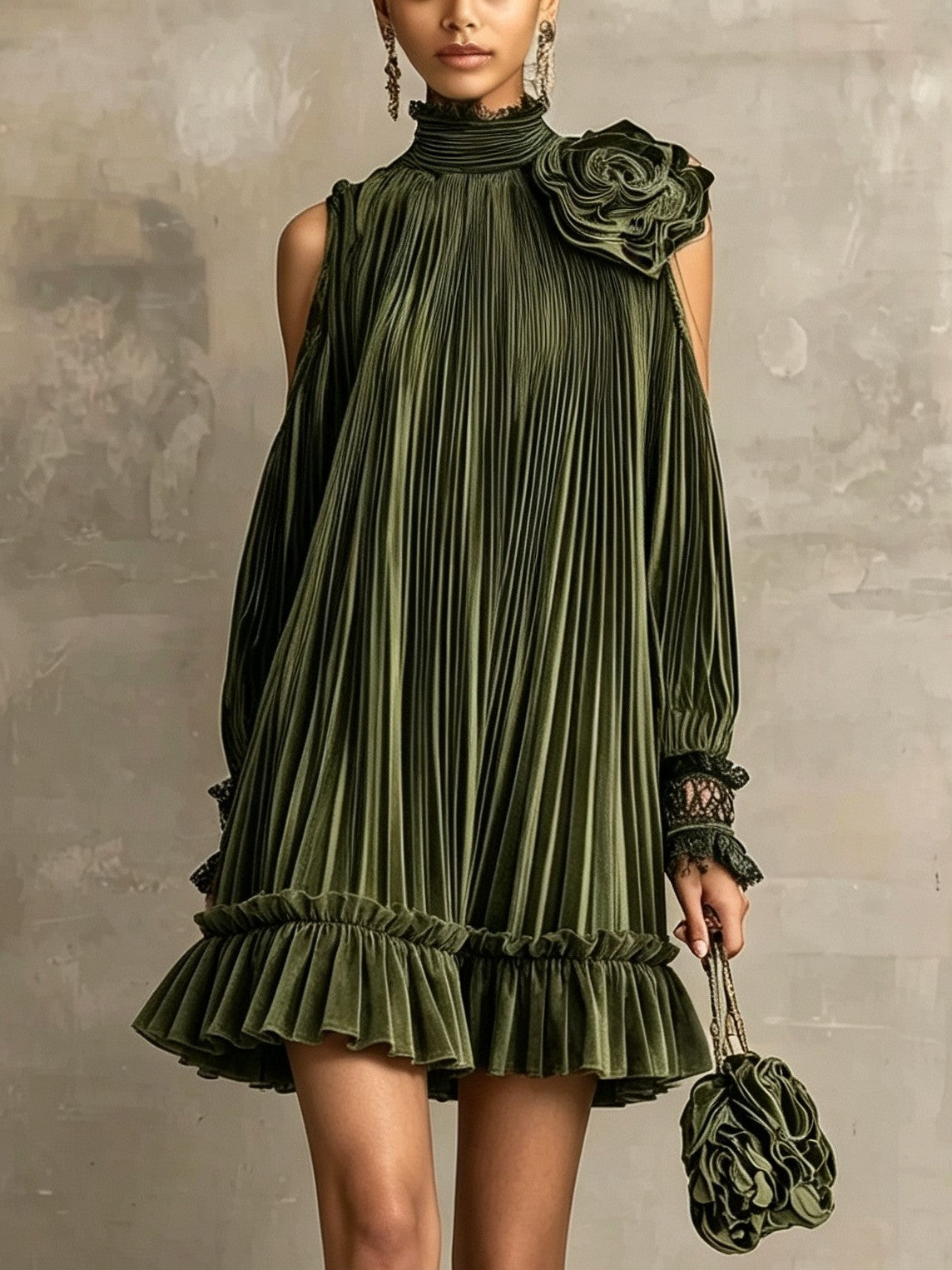 Fiora | mini abito plissettato con fiore, Verde Oliva