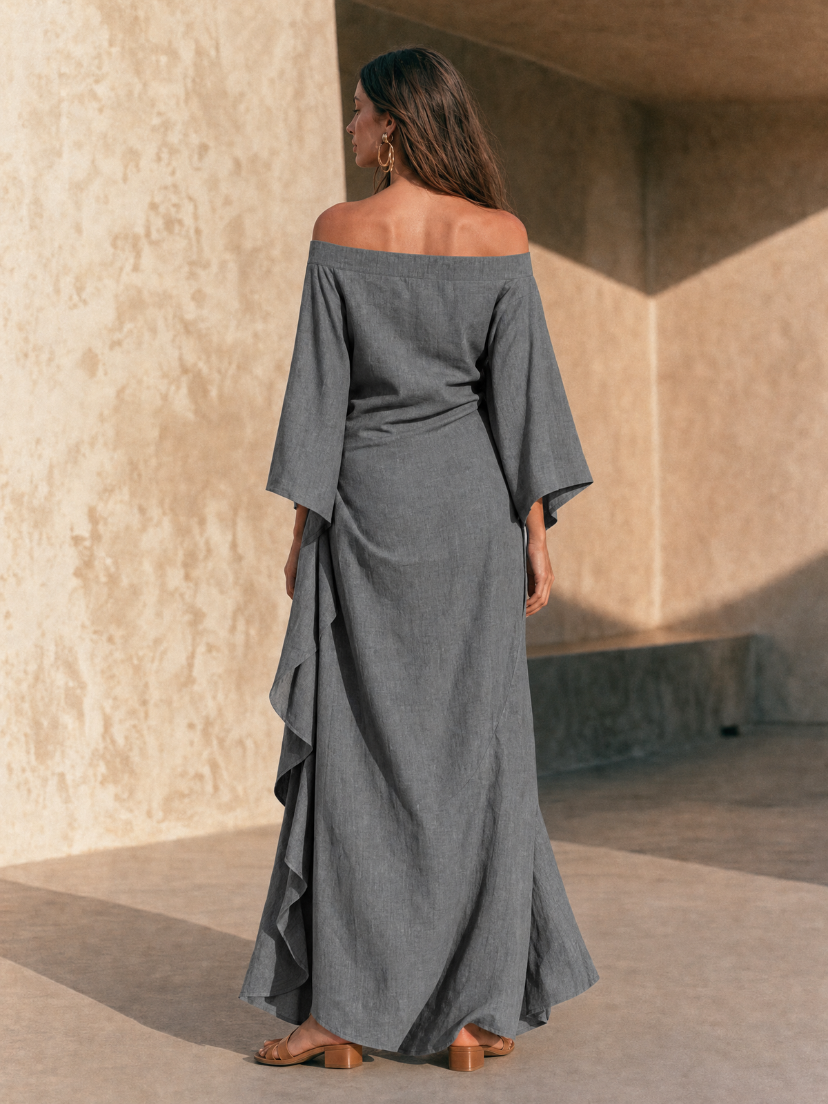Evelina | Abito Maxi Minimal a Spalle Scoperte con Volant Asimmetrico, Grigio