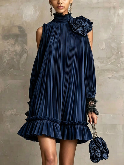 Fiora | mini abito plissettato con fiore, Blu Navy