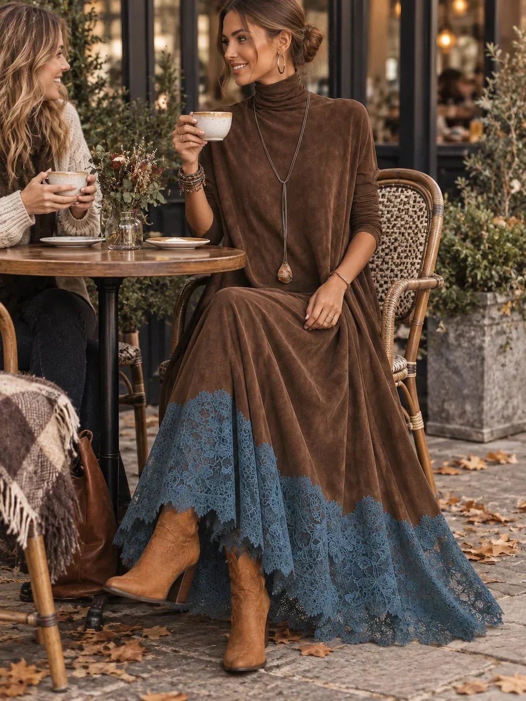 Bérengère | Abito Lungo Effetto Suede con Orlo in Pizzo