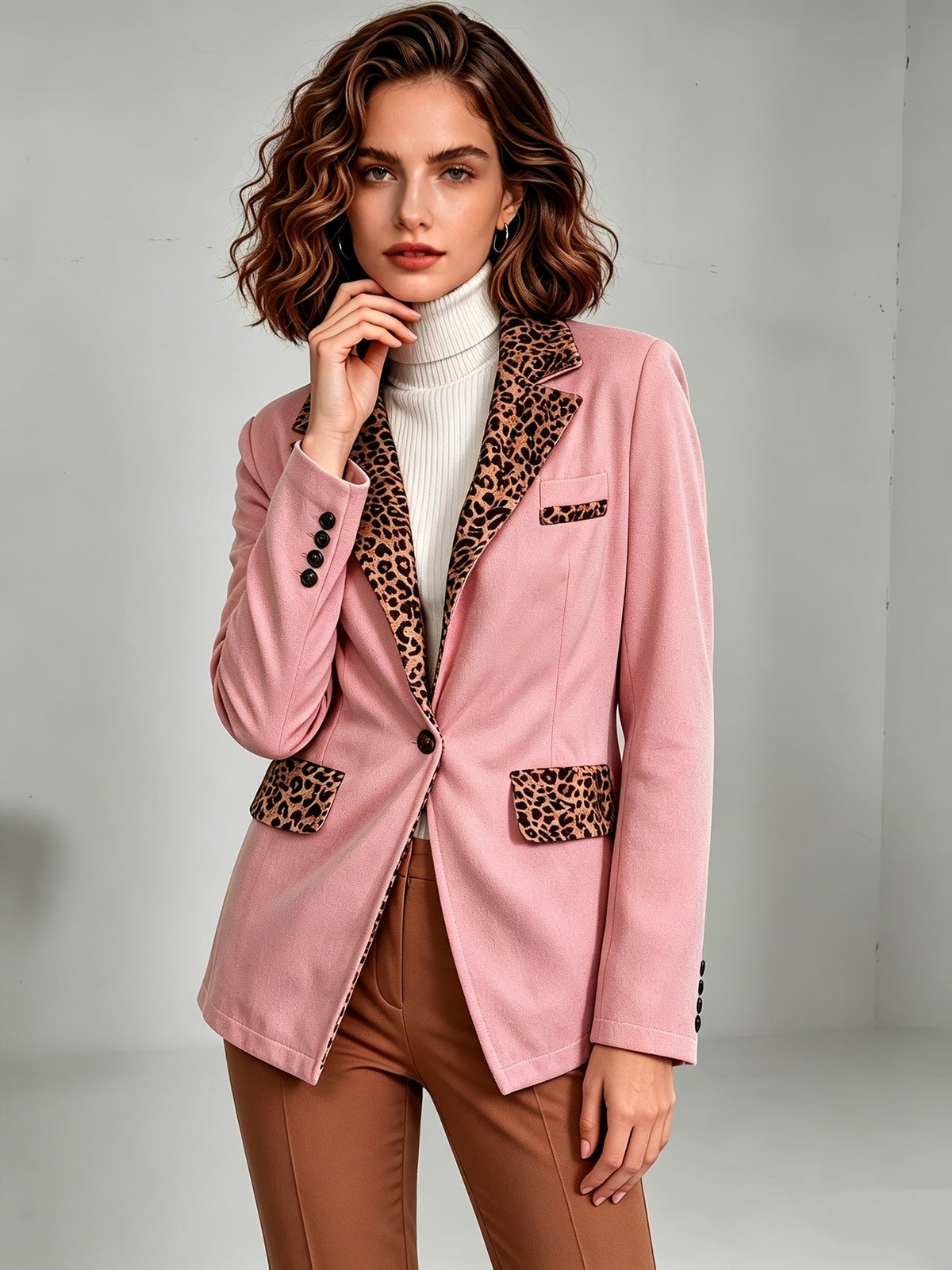 Clelia | Blazer in Velluto Rosa con Dettagli Leopardati