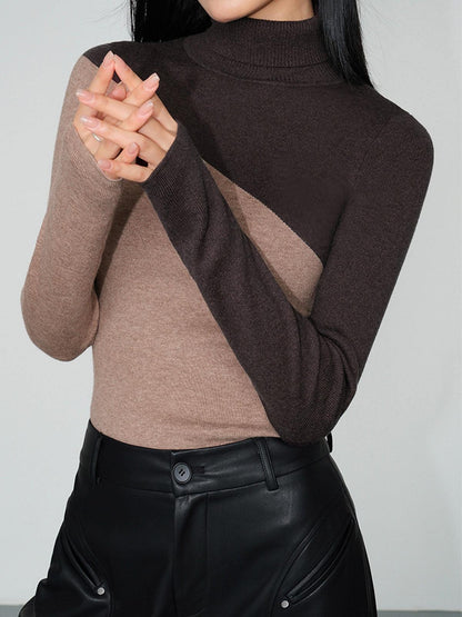 Filomena | Maglia Asimmetrica con Collo Alto e Dettaglio Patchwork