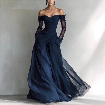Eleonetta – abito lungo blu navy a spalle scoperte, figura intera