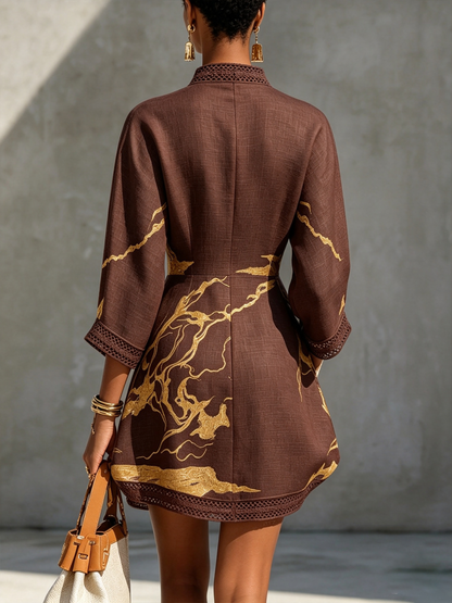 Fabiana | Abito Mini in Pizzo all'Uncinetto con Stampa Oro e Scollatura a V