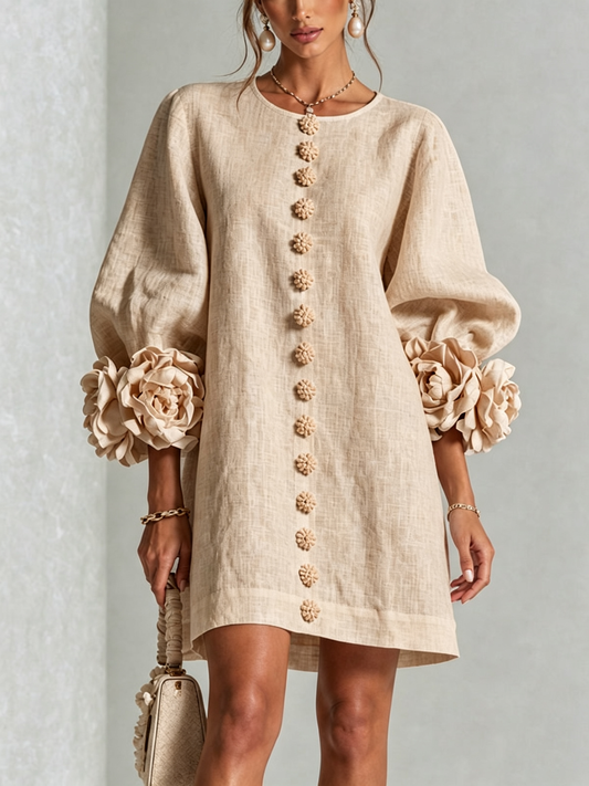 Ambrina – abito mini beige con polsini a fiori e bottoncini, frontale