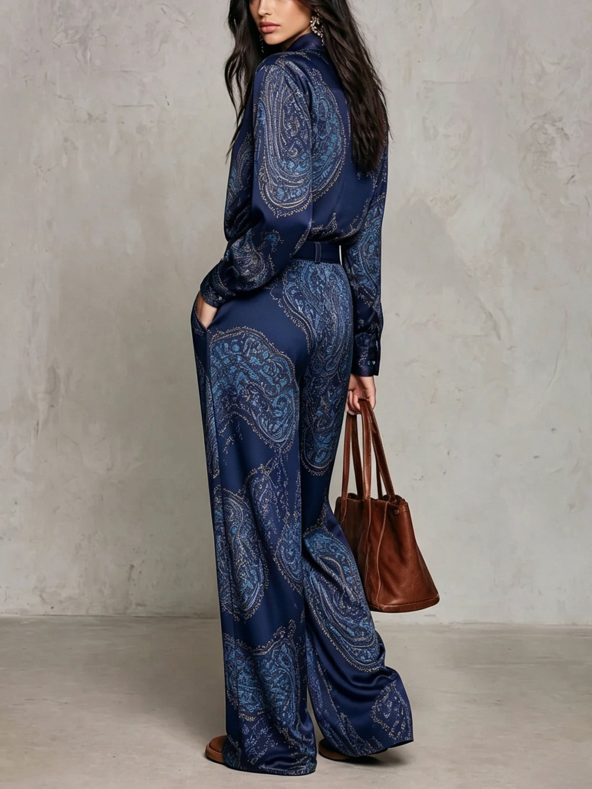 Cassandra | completo camicia e pantalone in raso paisley