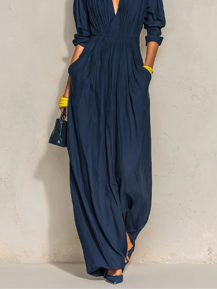 Clelia | Abito Lungo Plissé Blu Navy con Collo Alto e Scollo a V