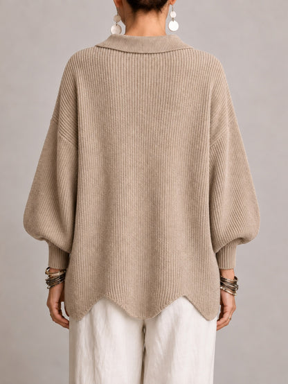 Cardigan beige sabbia a coste, vista posteriore con orlo smerlato