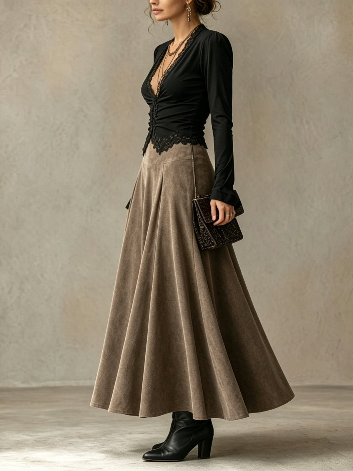 Fiordalisa | Completo Top in Pizzo e Gonna Effetto Scamosciato, Nero e Taupe