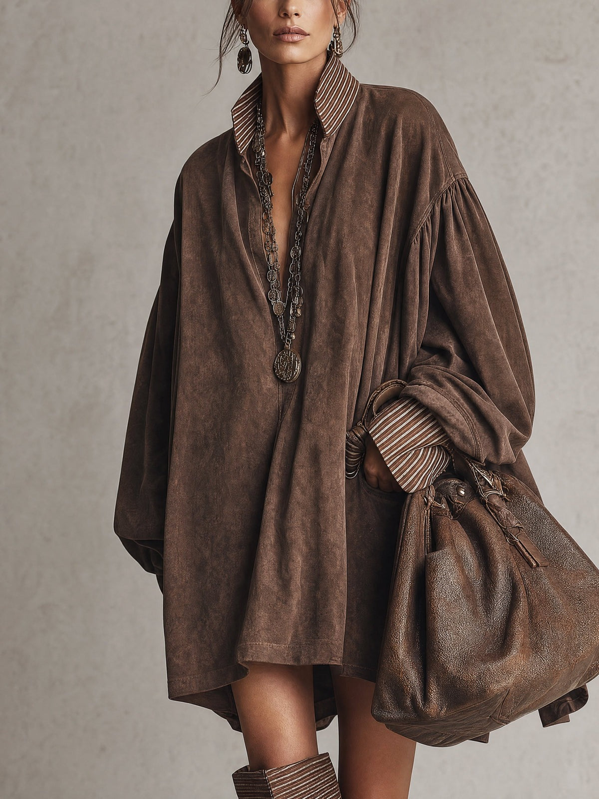 Fausta, abito mini oversize effetto suede con colletto e polsini a righe, marrone