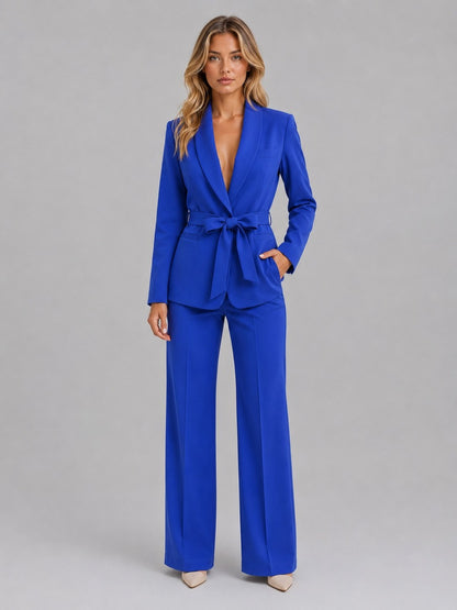 Genziana, completo due pezzi con blazer a collo a scialle e cintura e pantaloni a gamba ampia, blu