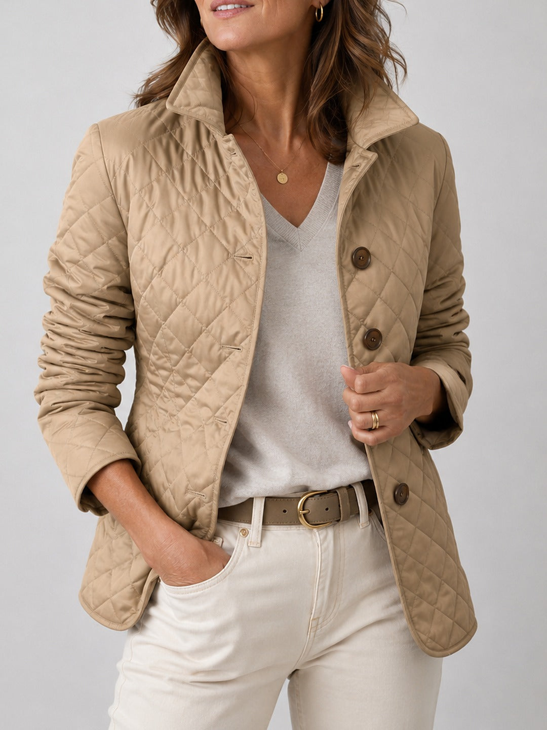Erminia, giacca trapuntata a rombi beige — indossata