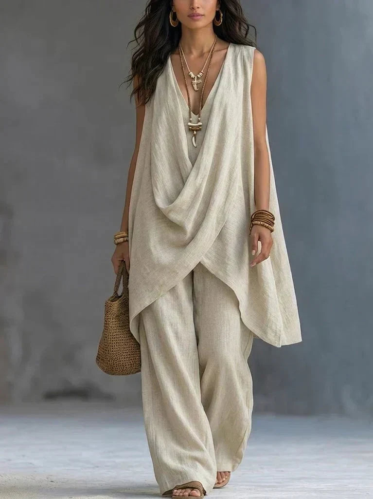 Vania, completo con top drappeggiato a V e pantalone ampio, beige