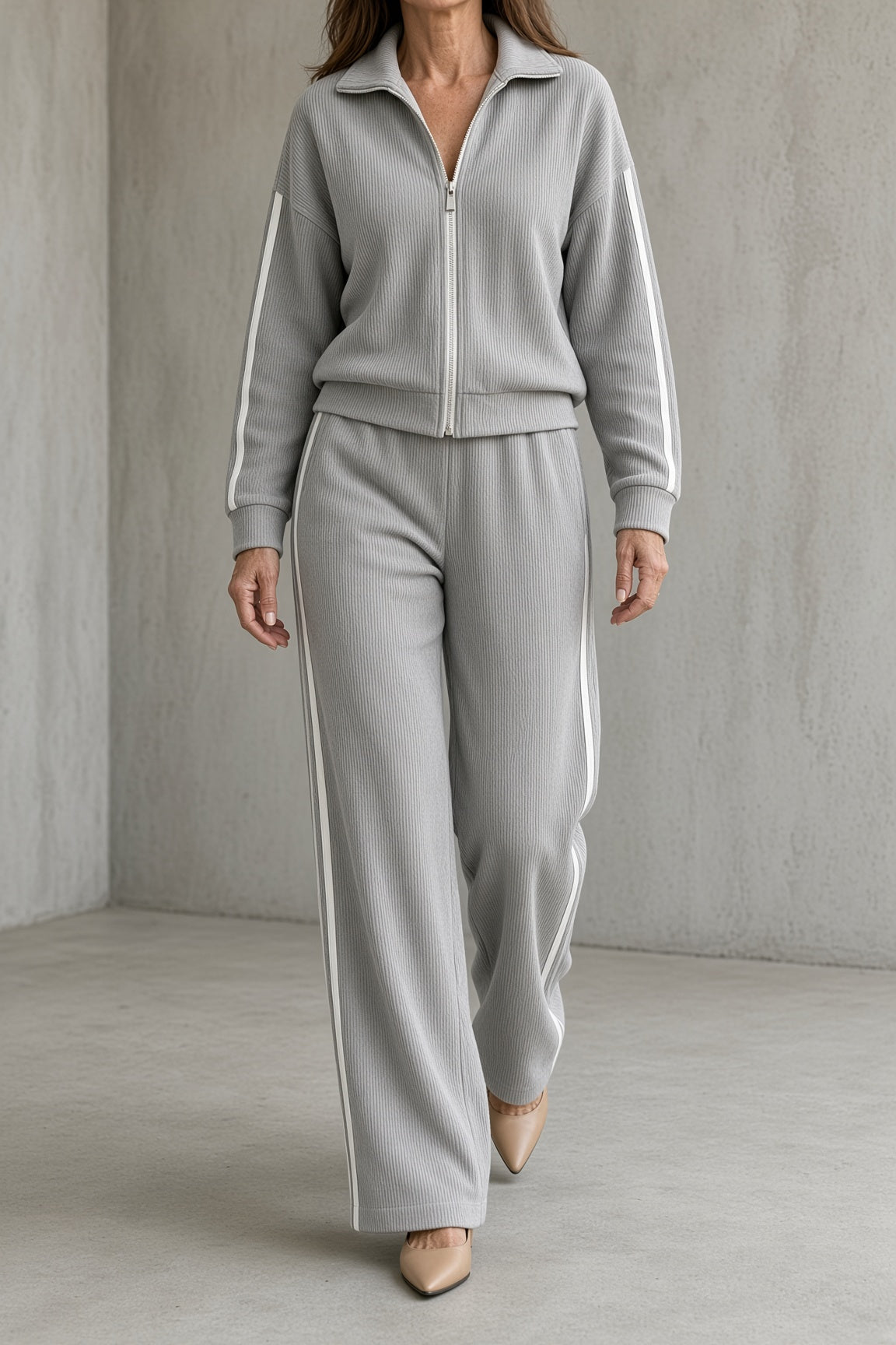 Teodora | Completo con Zip e Righe Laterali a Contrasto