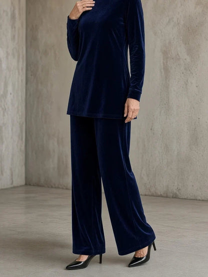 Leandra, completo in velluto con dolcevita e pantalone ampio, blu navy
