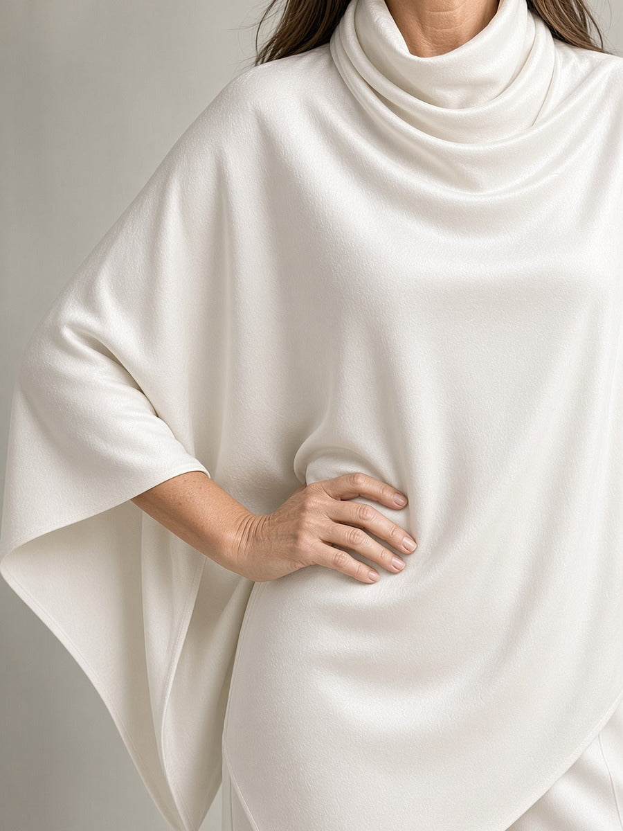 Costanzia, completo con poncho a collo drappeggiato e pantalone, bianco, dettaglio