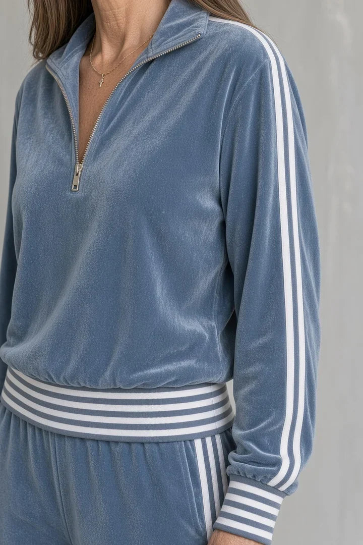 Mila | Completo in Velluto con Mezza Zip e Righe