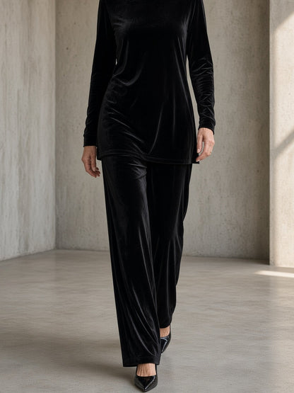 Leandra, completo in velluto con dolcevita e pantalone ampio, nero