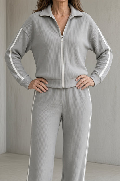 Teodora | Completo con Zip e Righe Laterali a Contrasto