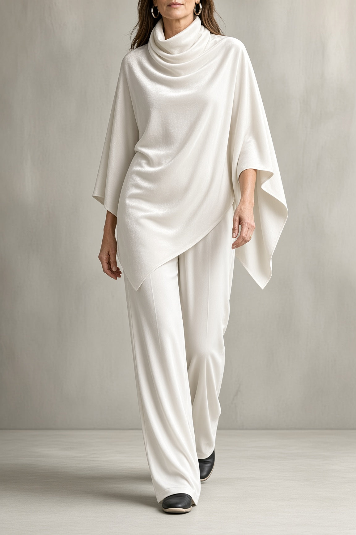 Marta | Completo in Velluto con Poncho e Pantaloni Ampi