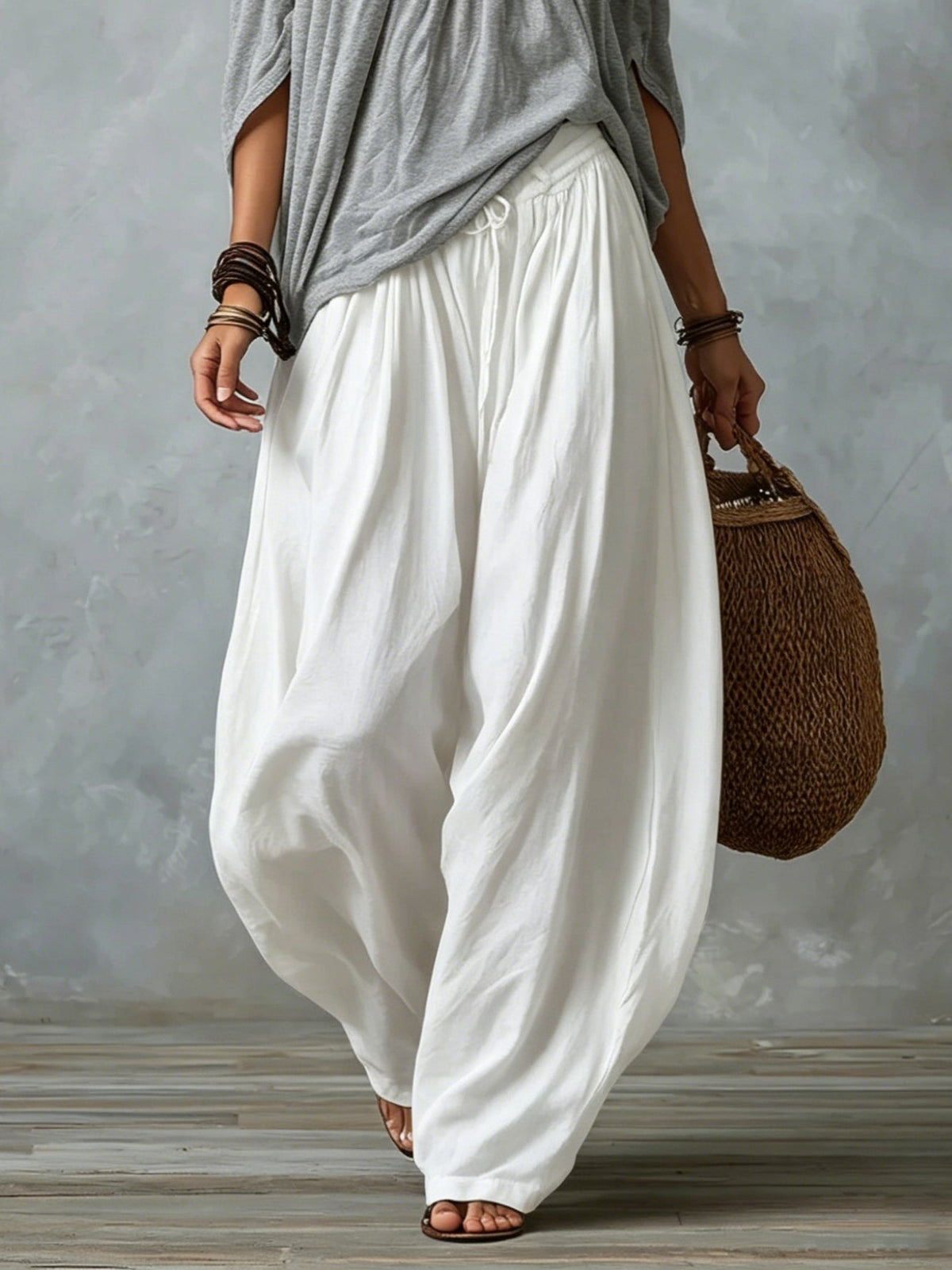 Pervinca, completo top spalle scoperte e pantalone a palloncino, grigio e bianco