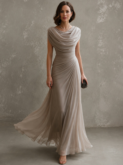 Regina, abito lungo con scollo drappeggiato, beige