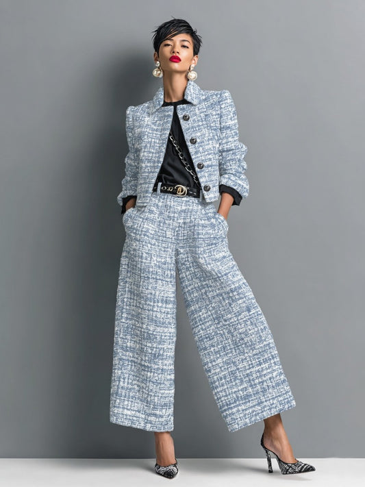 Leontina, completo giacca corta effetto tweed e pantaloni a gamba larga, azzurro