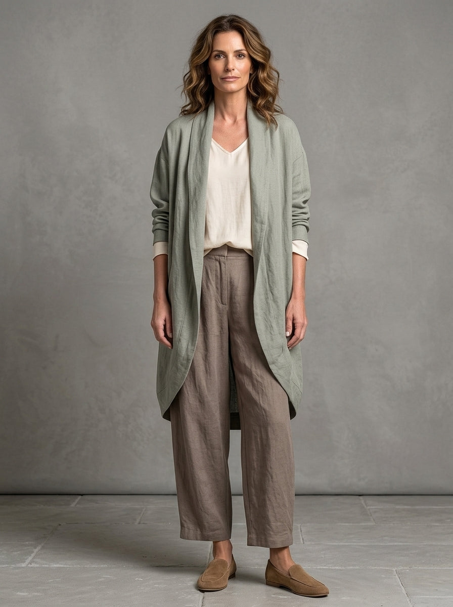 Liberata — completo tre pezzi effetto lino con cardigan salvia, top crema e pantalone palazzo tortora, vista frontale