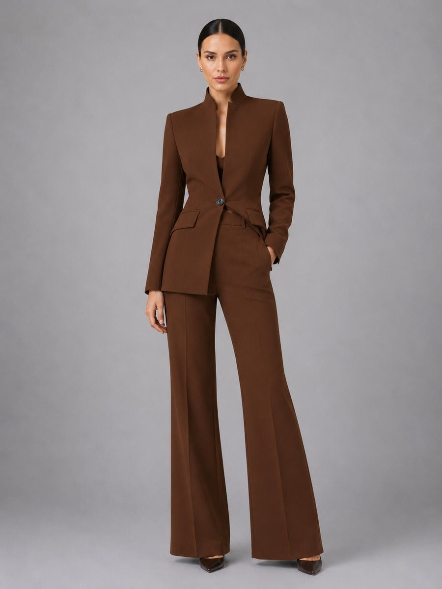Rosamunda, completo blazer senza revers e pantaloni a zampa, marrone
