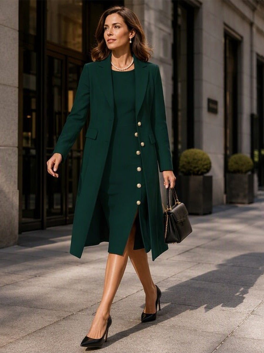 Santina, completo blazer lungo e abito senza maniche con bottoni dorati, verde bosco, look indossato