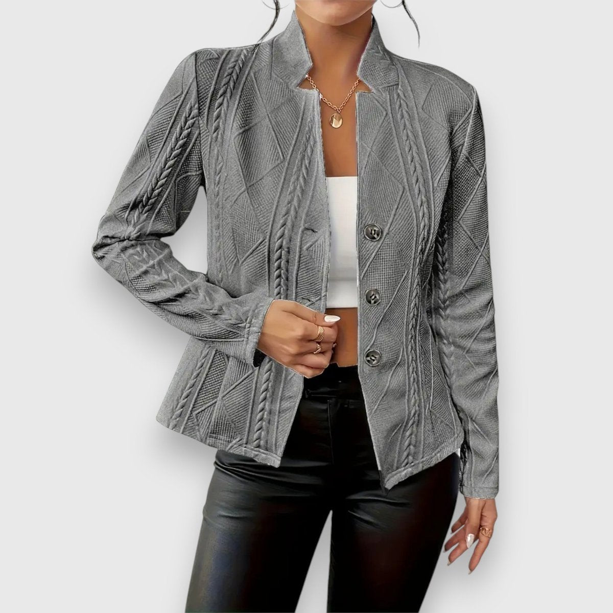 Loretta — Cardigan con Bottoni e Lavorazione a Trecce e Rombi