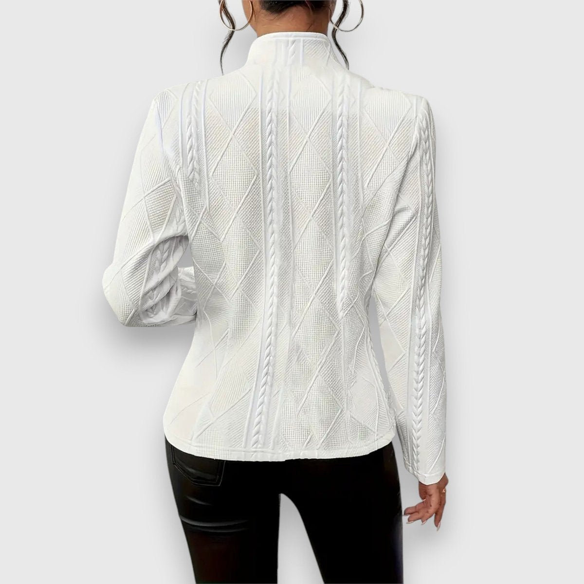 Loretta — Cardigan con Bottoni e Lavorazione a Trecce e Rombi