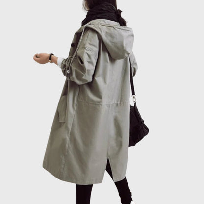Rita — Trench Lungo Morbido con Cappuccio e Tasche