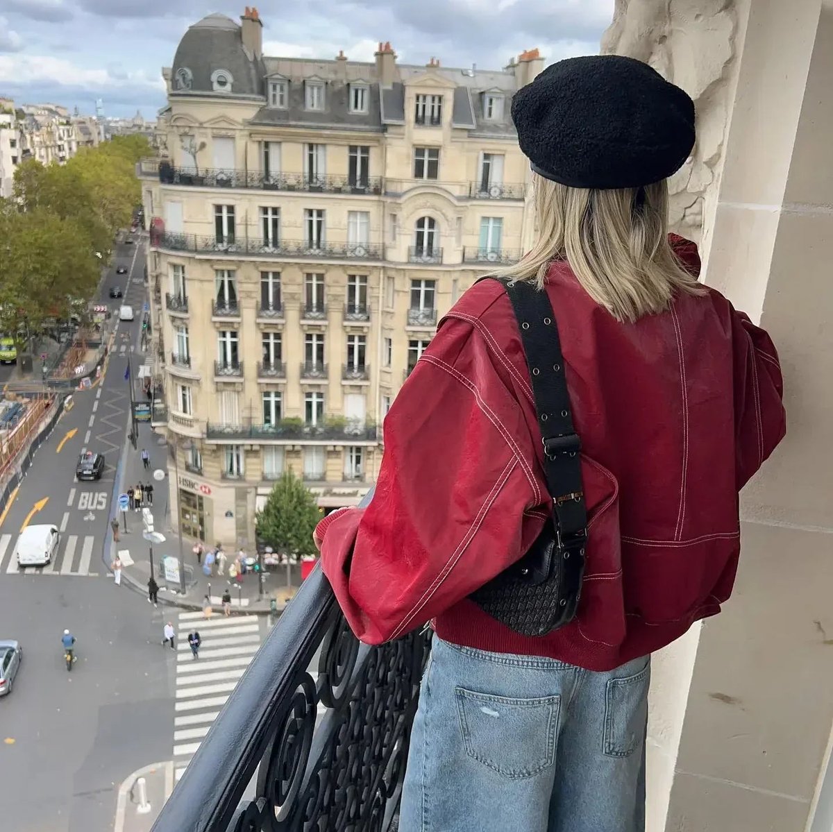 Renata, Bomber Oversize con Cuciture a Contrasto